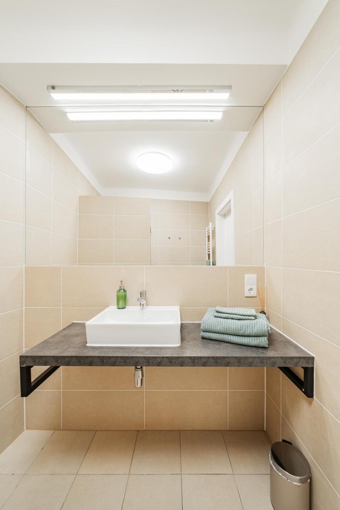 Central 60M2 Suite 10 Min Walk From Main Station Vienna Exterior photo